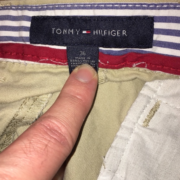 Men’s Size 36 Tommy Hilfiger Khaki Shorts - Picture 4 of 4